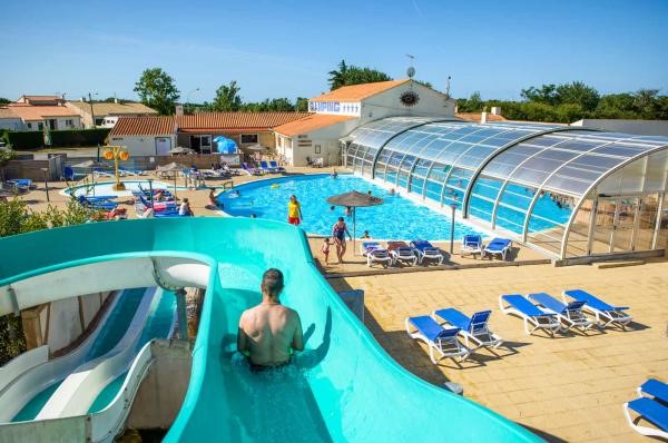 CAMPING FAMILIAL BORD DE MER VENDÉE1