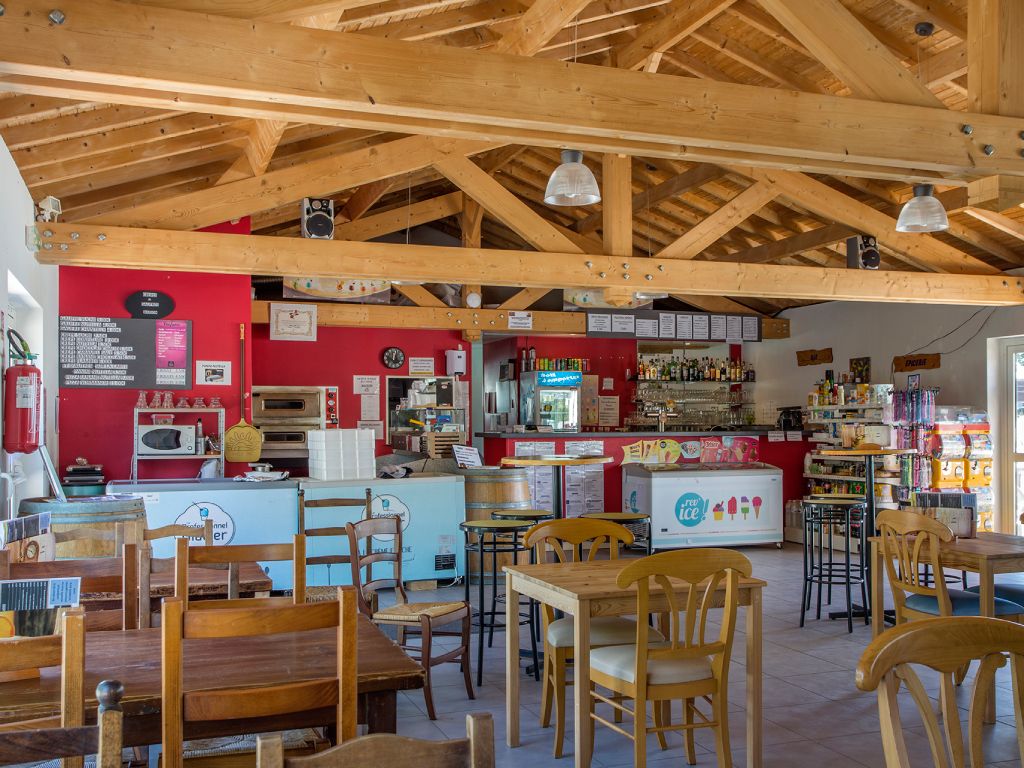 espace bar restaurant du camping Chadotel Le Domaine d'Oléron