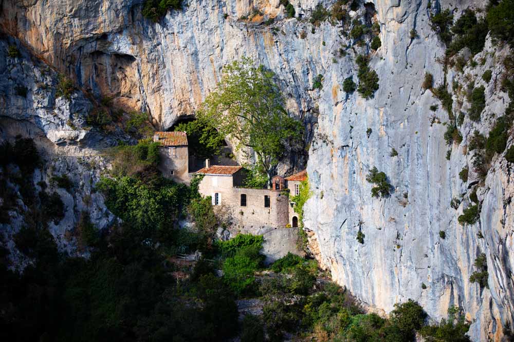 camping proche des gorges de galamus