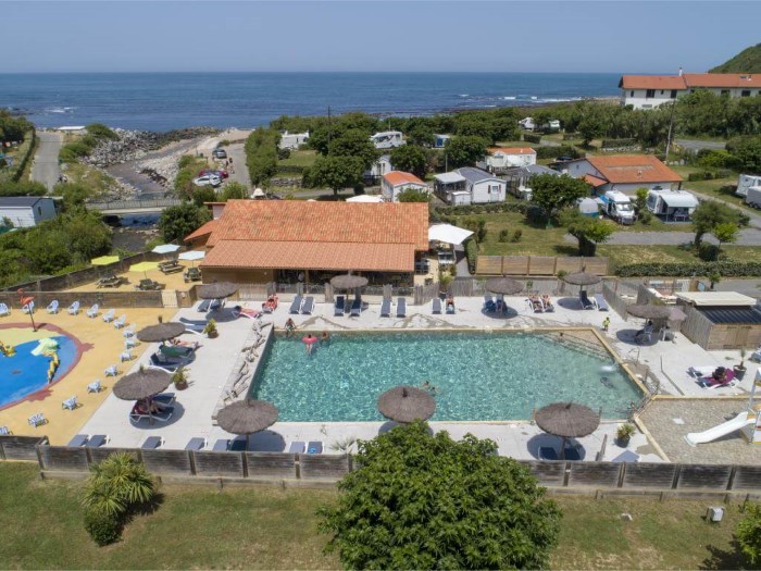 espace aquatique du camping proche plage et commerce saint jean de luz