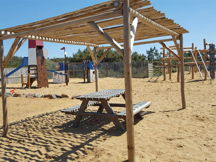 location avec emplacements pour les camping-caristes