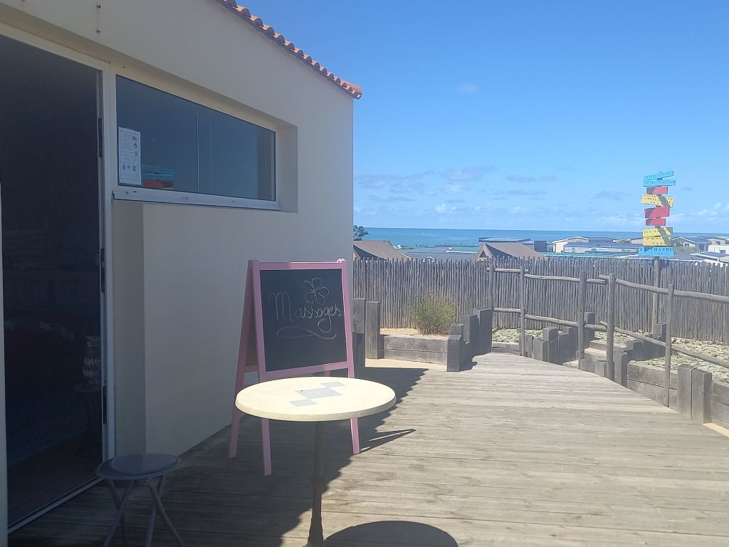 vue terrasse espace bien-être camping dune des sables