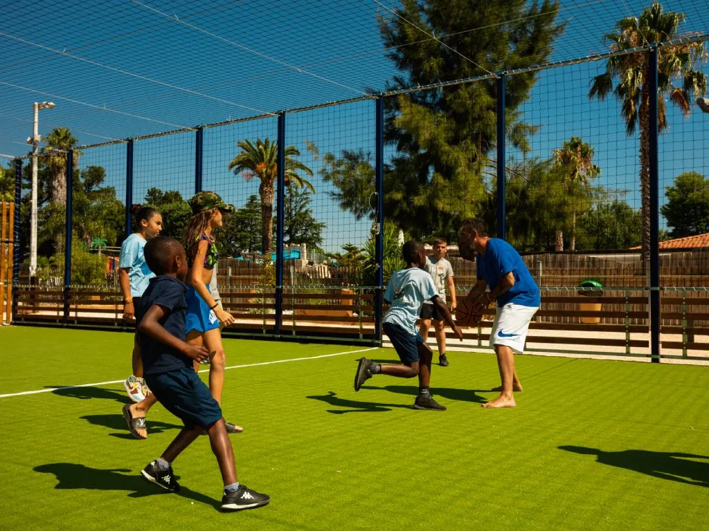 terrain multisports camping Chadotel Les Jardins Catalans à Argelès sur Mer.