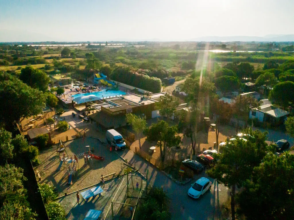 vue aerienne du camping hadotel Le Trivoly à Torreilles Plages - Pyrénées Orientales