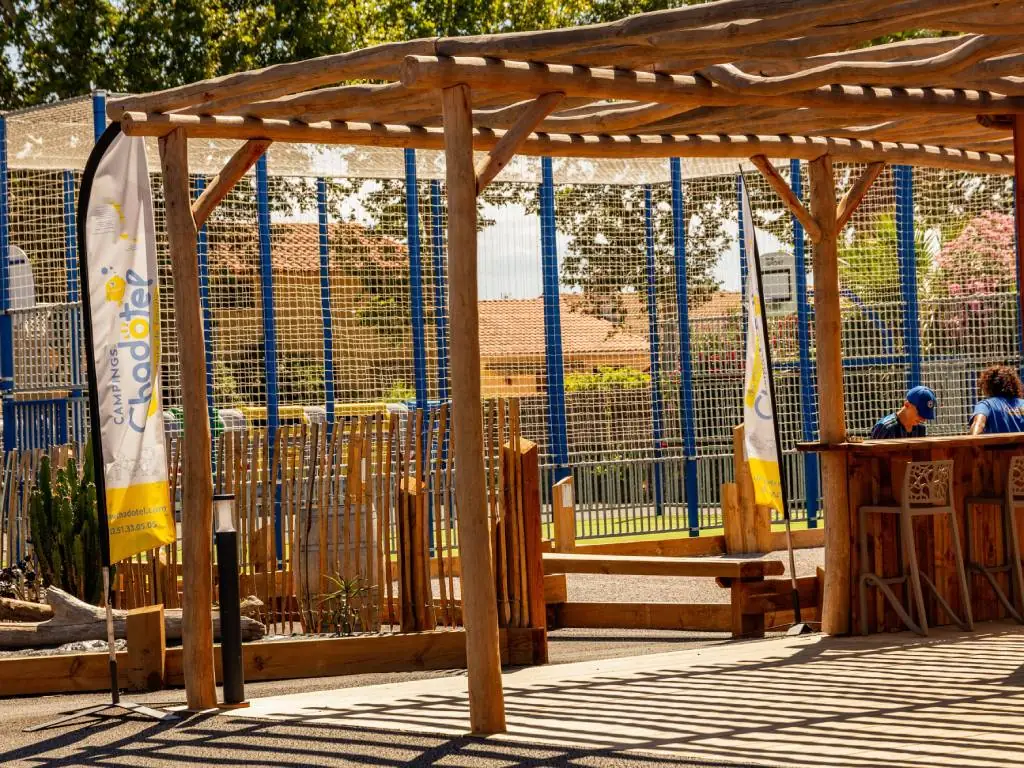 Chadotel Le Roussillon - Espace jeux multisport et pétanque