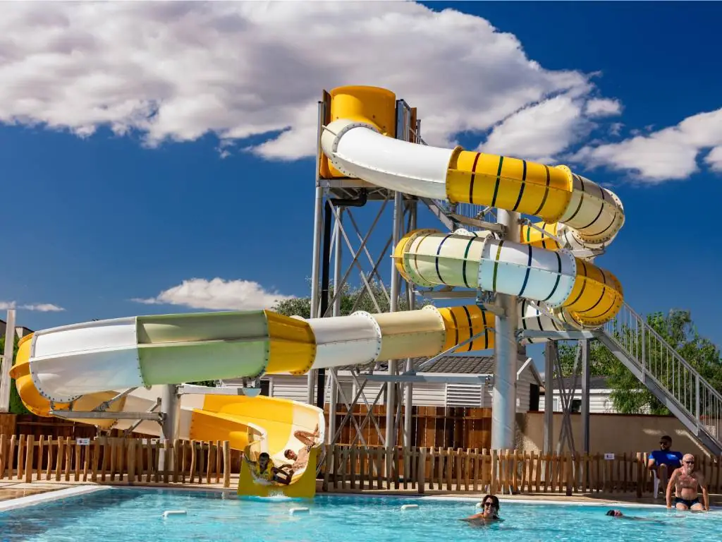 Chadotel Le Roussillon - toboggan aquatique