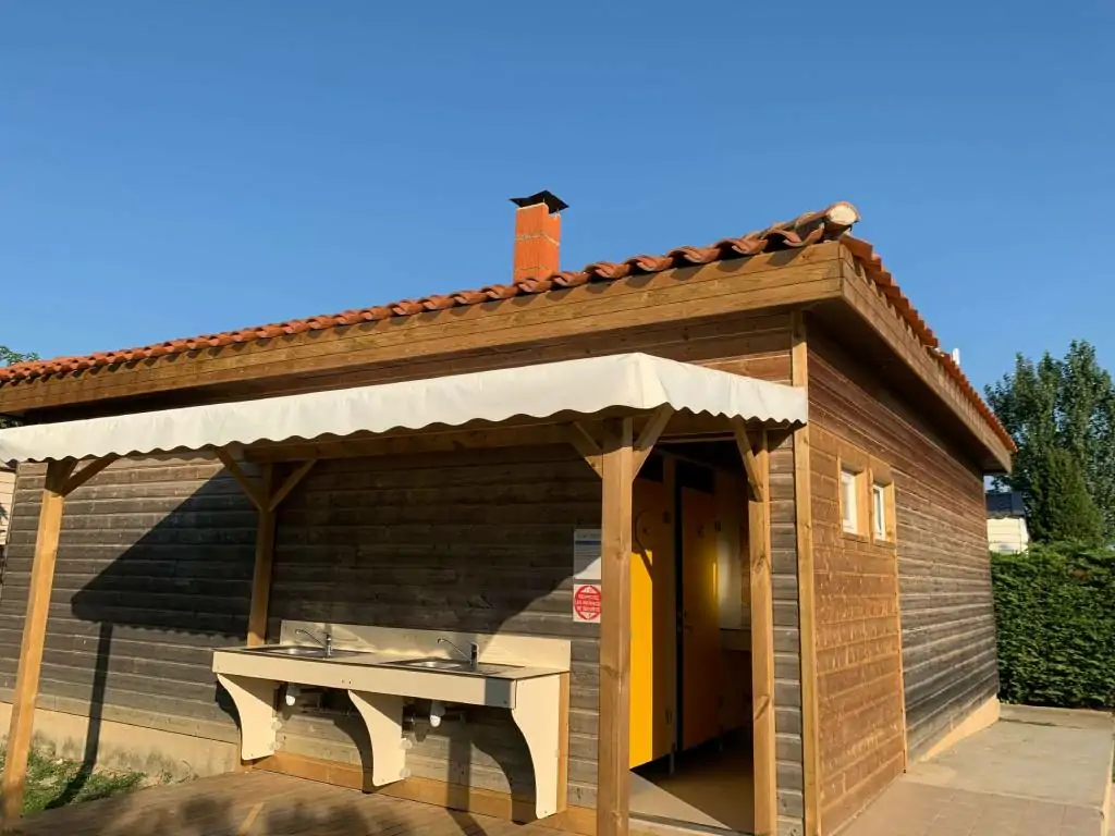 Sanitaires communs pour les lodges cocos