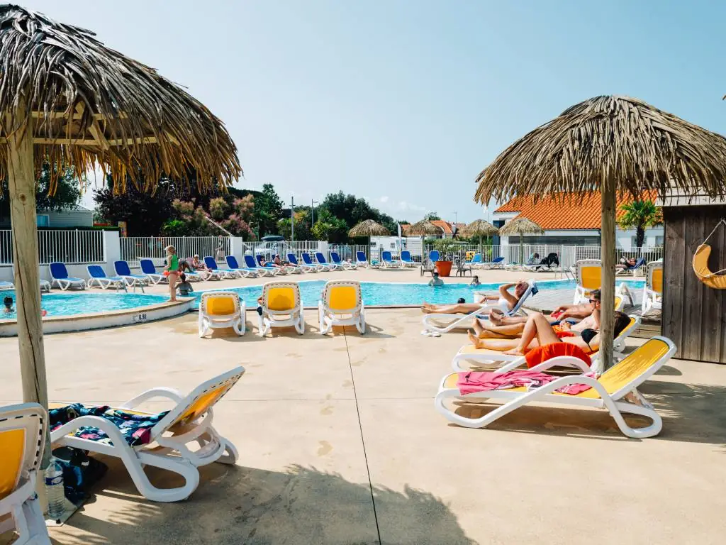 solarium du camping Chadotel les Ecureuils à la Bernerie en Retz